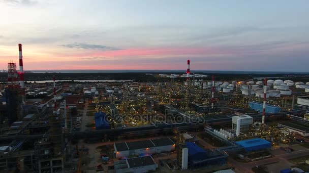 Planta de refinaria de petróleo petroquímico, vista superior — Vídeo de Stock