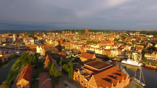 Oude stad van Gdansk, bovenaanzicht — Stockvideo