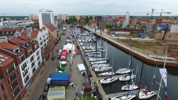 Yachts dans le port de Gdansk — Video