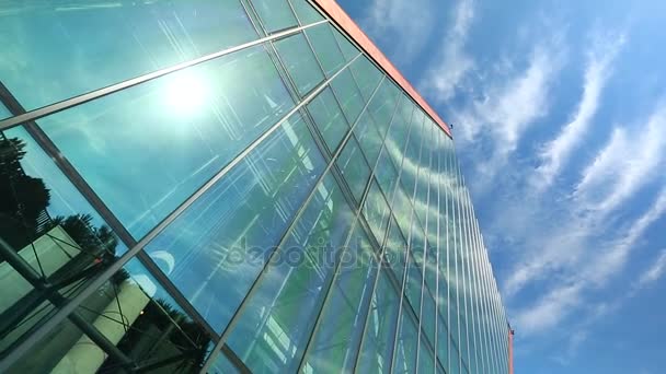 Immeuble de bureaux en verre — Video