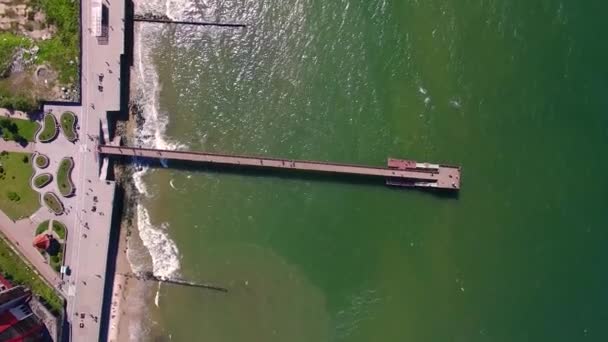 Vista aérea del paseo marítimo — Vídeos de Stock