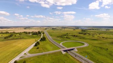 Yol Kavşağı'nda yaz