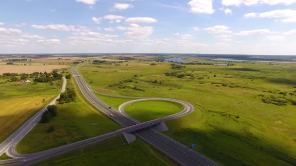 A junção rodoviária no verão — Vídeo de Stock