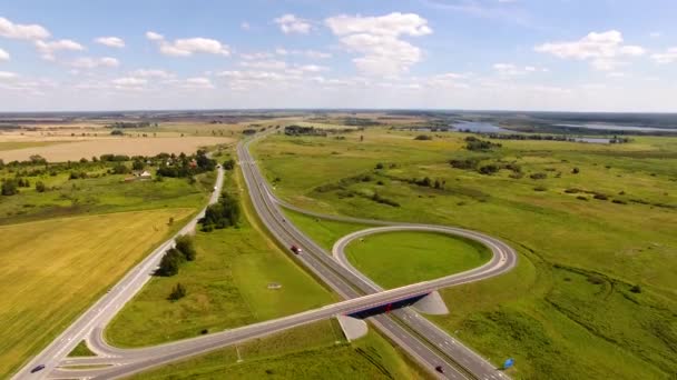 A junção rodoviária no verão — Vídeo de Stock