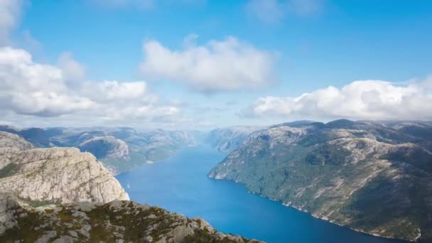 Вид с воздуха на Люсе-фьорд — стоковое видео
