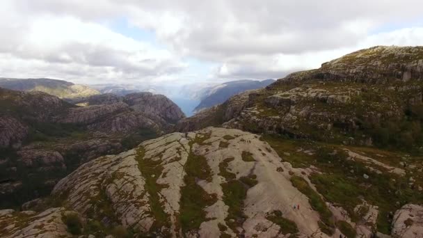 El camino a la roca del púlpito — Vídeos de Stock