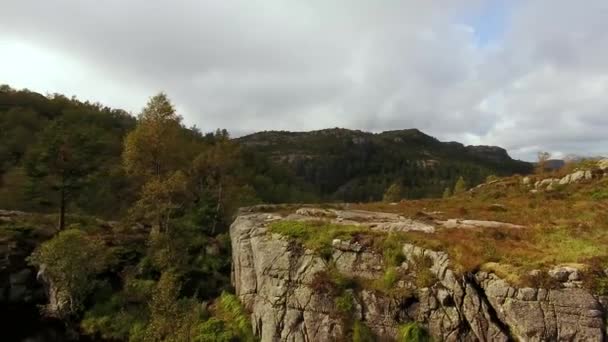 Vista aérea de las montañas lagos — Vídeos de Stock