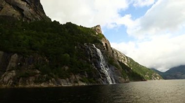 Hengjanefossen şelale