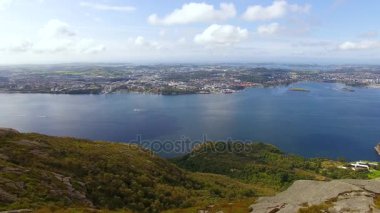 Dalsnuten dağın görünümünden deniz manzarası