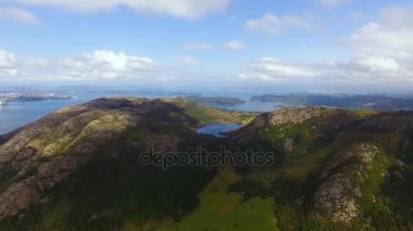 Dalsnuten dağın üzerinden havadan görünümü