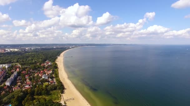 Пляж Гданьска, вид сверху — стоковое видео