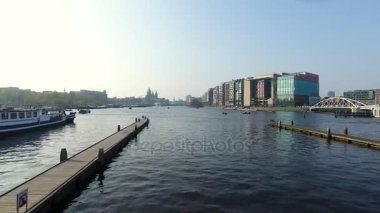 Bay Amsterdam, havadan görünümü