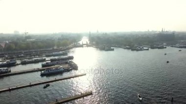 Bay Amsterdam, yukarıdan görünüm