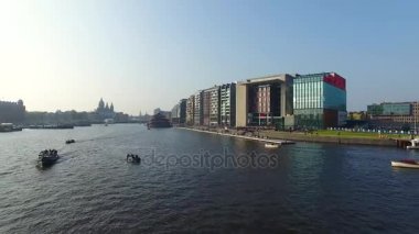 Bay Amsterdam, havadan görünümü