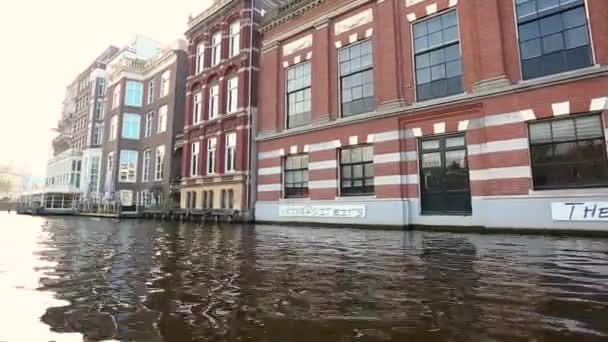 Поездка на лодке в Амстердам — стоковое видео