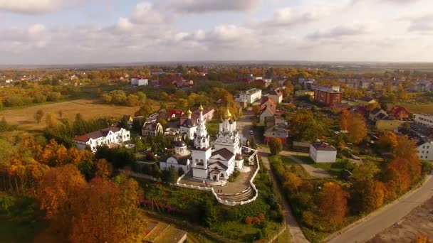 Luftaufnahme des Tempels in bagrationovsk — Stockvideo