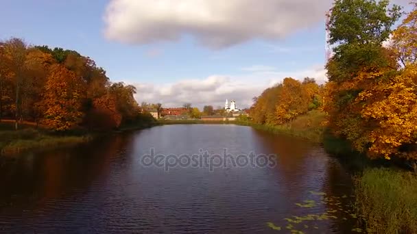 Autumn in the town, view from above — Stock Video