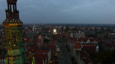 Gdansk old town adlı gece, en iyi görünümü