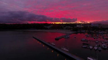Bağlantı noktası Gdynia, gün batımı, en iyi görünümü