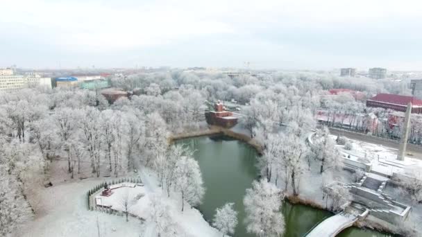 Antenn Snötäckta Offentlig Park Kaliningrad Ryssland — Stockvideo