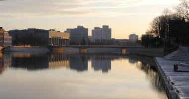 Sabah huzur, nehre Wroclaw kış