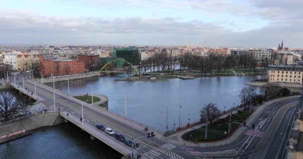 Γέφυρα Του Wroclaw Προβολή Από Μια Στέγη Του Πανεπιστημίου — Αρχείο Βίντεο