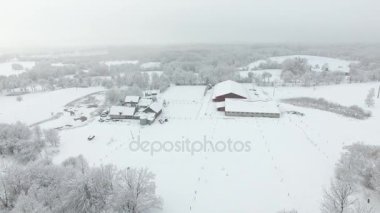 Anteni: Kırsal kış karla kaplı