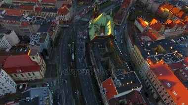 Hava: Wroclaw Caddesi'nde akşam saat üzerinden uçuş