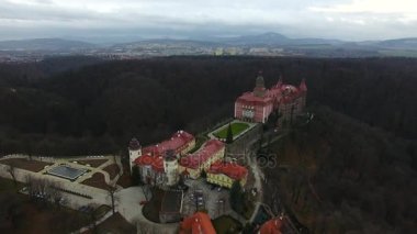 Swidnica, Polonya - 05 Ocak 2018: Kale, Ksiaz, en görünür Lehçe kalenin birini havadan görünümü