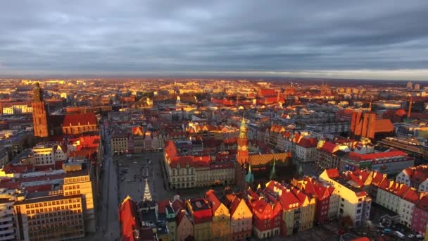 Antenne Oude Stad Van Wroclaw Moment Van Avond — Stockvideo