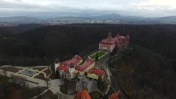 ポーランドの最も目に見えるお城の一つクションシュ城のシフィドニツァ 2018 航空写真ビュー — ストック動画