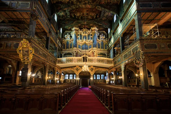 Malebné interiér kostela míru v Swidnica, Polsko — Stock fotografie
