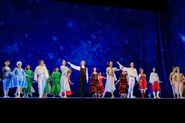 ヴロツワフ オペラ座の舞台上の俳優 — ストック写真