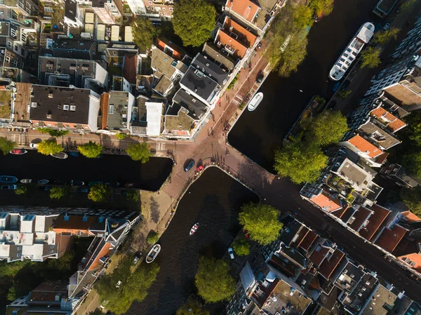 阿姆斯特丹的桥梁，从上面的视图 — 图库照片