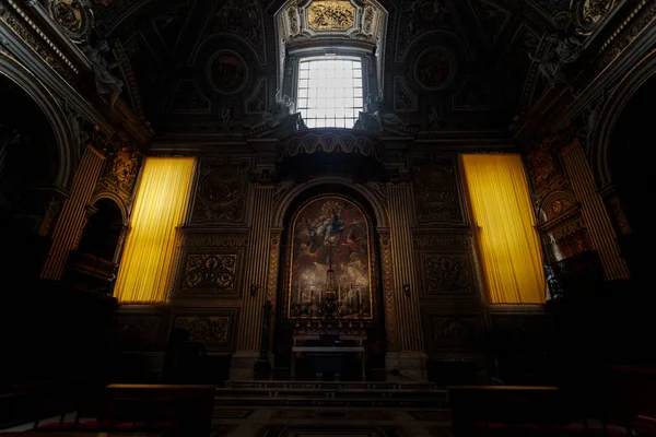 Picturesque interior of the Saint Peter's Basilica in Vatican — Stock Photo, Image