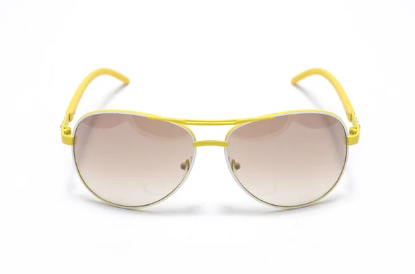 Gafas de sol con montura de hierro amarillo aisladas en blanco — Foto de Stock