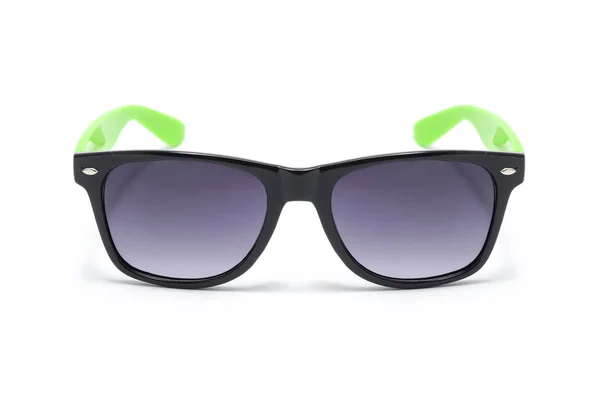 Сонцезахисні окуляри в товстій чорній пластиковій рамці ізольовані на білому — стокове фото