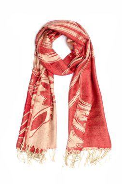 desenli beyaz izole kırmızı ve altın bir kadın eşarp