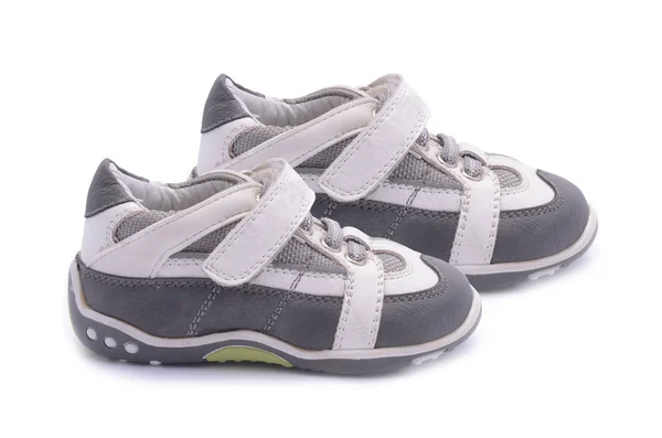 Sneakers voor baby geïsoleerd op wit — Stockfoto