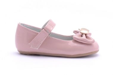 Beyaz izole çocuk pembe Ayakkabı