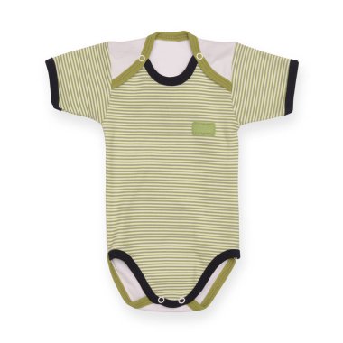 Göl kenarında beyaz desenli bebek elbise