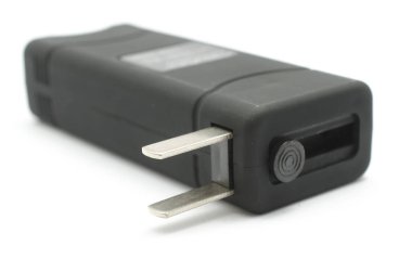 siyah dikdörtgen taser şaşırmış beyaz izole