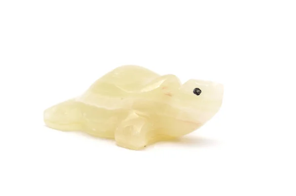 Фігурна черепаха з природного каменю ізольована на білому — стокове фото