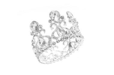 Beyaz arka planda izole taç