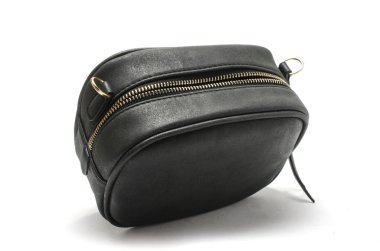 küçük siyah çanta üzerinde beyaz izole fermuar ile