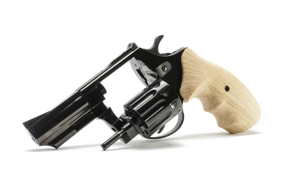 Короткоствольний револьвер з дерев'яною ручкою ізольовано — стокове фото