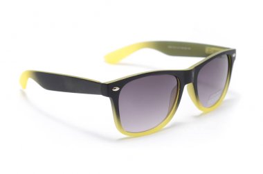 kalın degrade plastik çerçeve üzerinde beyaz izole içinde güneş gözlüğü