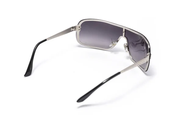 Чоловічі сонцезахисні окуляри з чорними окулярами ізольовані на білому — стокове фото