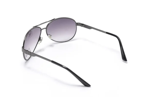Mannen zonnebrillen in metalen frame geïsoleerd op wit — Stockfoto