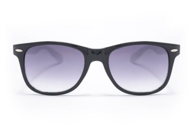 kalın siyah plastik çerçeve üzerinde beyaz izole içinde güneş gözlüğü